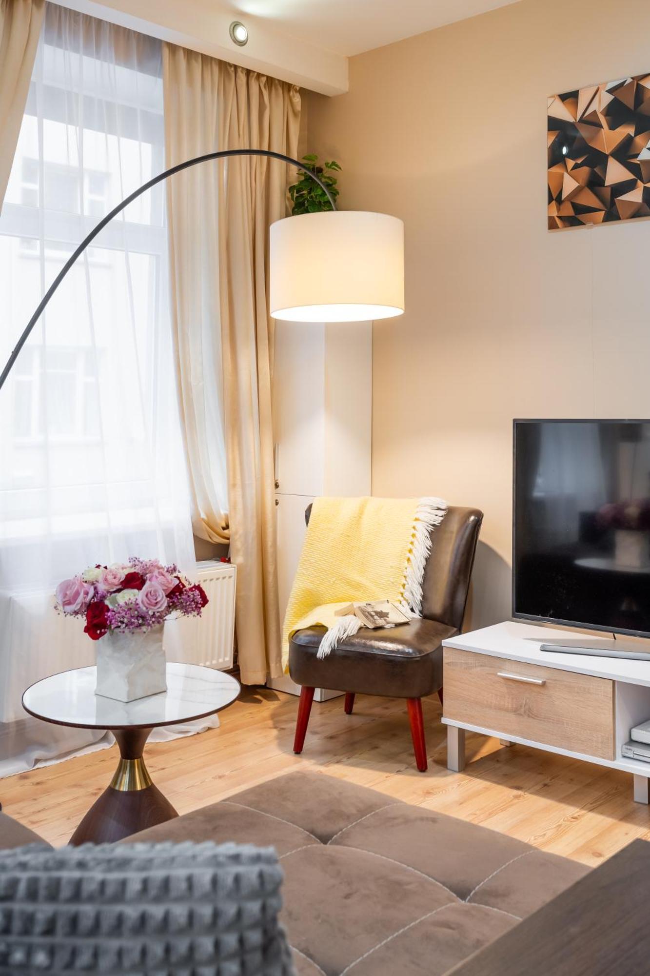 Апартаменты Baltic Amber In Diplomatic District & Free Parking Рига Экстерьер фото
